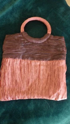 sac en satin plissé Très bon état·Maison 123 - Photo 1/3