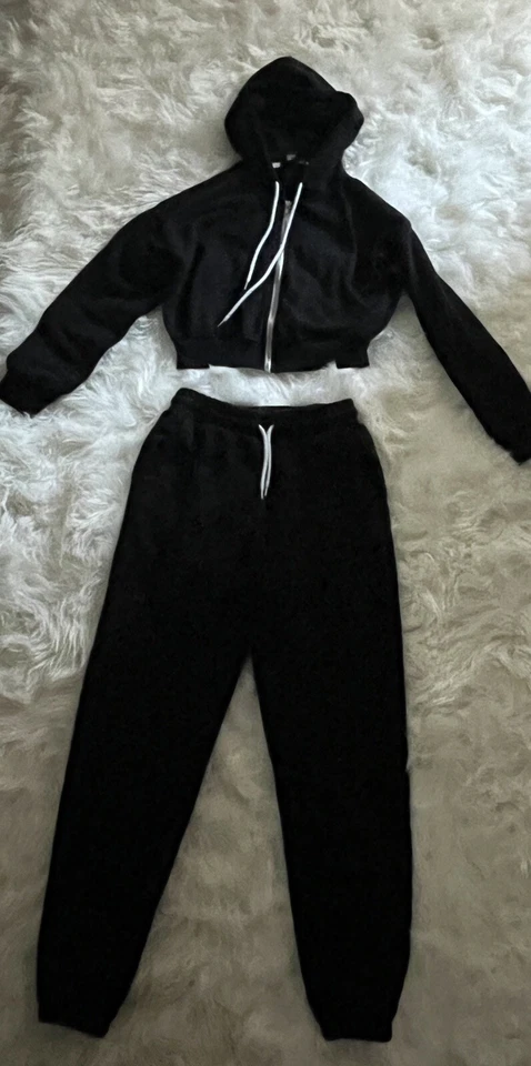 Forever 21 Conjunto de 2 piezas Sudadera con capucha recortada Joggers Ropa de salón Chándal Sudadera S Foto 3 de 4