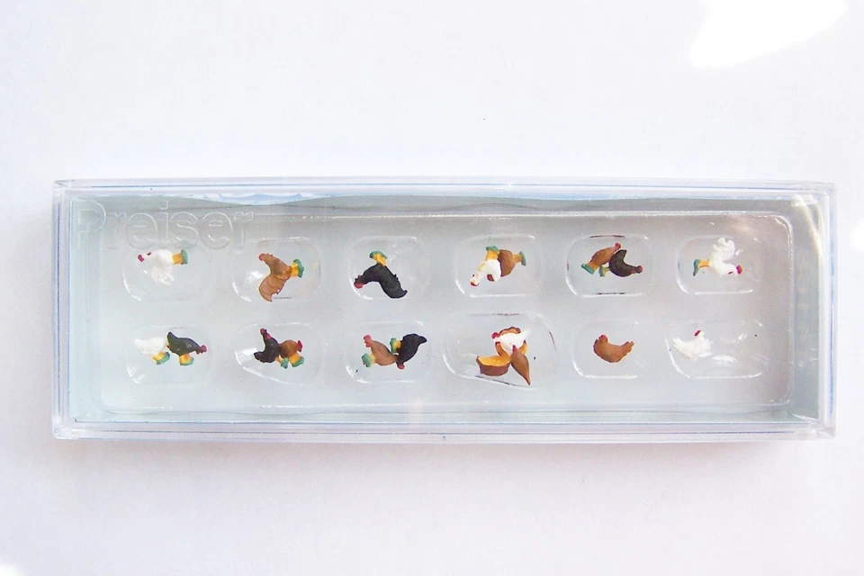 HO Preiser # 14168 ASSORTED CHICKENS : 1/87 scale Farm Animal Figures - Image 2 of 2