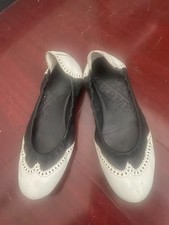 Hermes flat shoes   classic black white  size 36.5