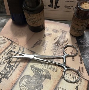 Vintage German OB GYN Tenaculum Forceps 6” Neumann Nonhof