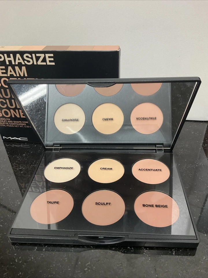 New MAC Studio Fix Sculpt and Shape Contour Palette LIGHT/MEDIUM Full size - Image 2 of 4
