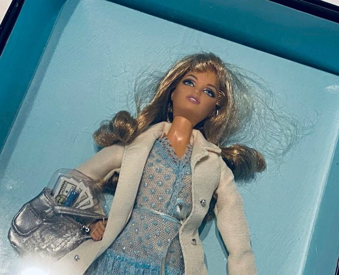 Mattel Cynthia Rowley Barbie bambola etichetta oro da collezione 2004... - Immagine 2 di 4