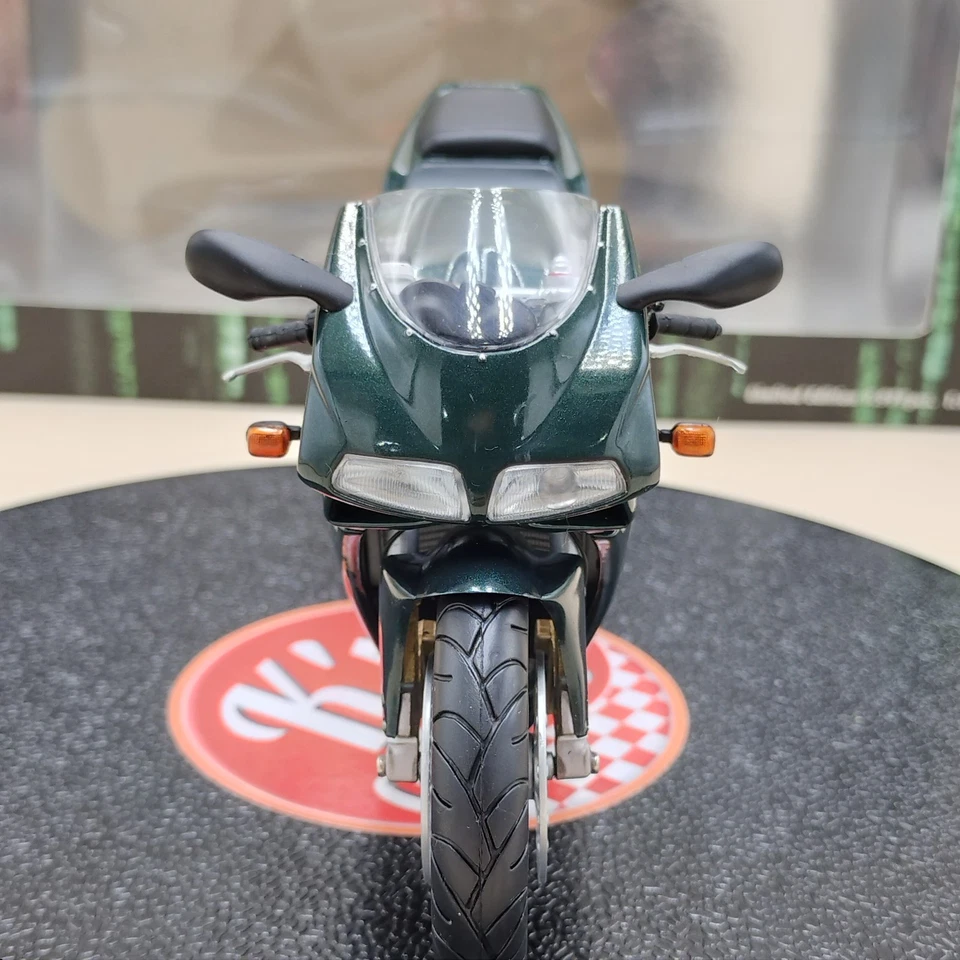 MINICHAMPS 1/12 DUCATI 996 Matrix Reloaded Trinity 122120002 - Image 4 of 4