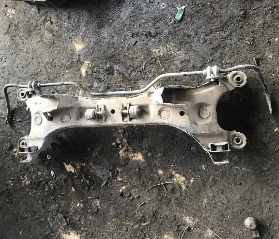 Hyundai Sonata Azera 2006-2010 conjunto de base de motor travesaño trasero de 3,3 L fabricante original Foto 2 de 4