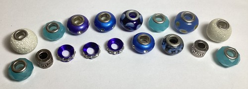 MIXED LOT OF CHARM BEADS & SPACERS 17 PIECES TOTAL BLUE WHITE SILVERTONE 