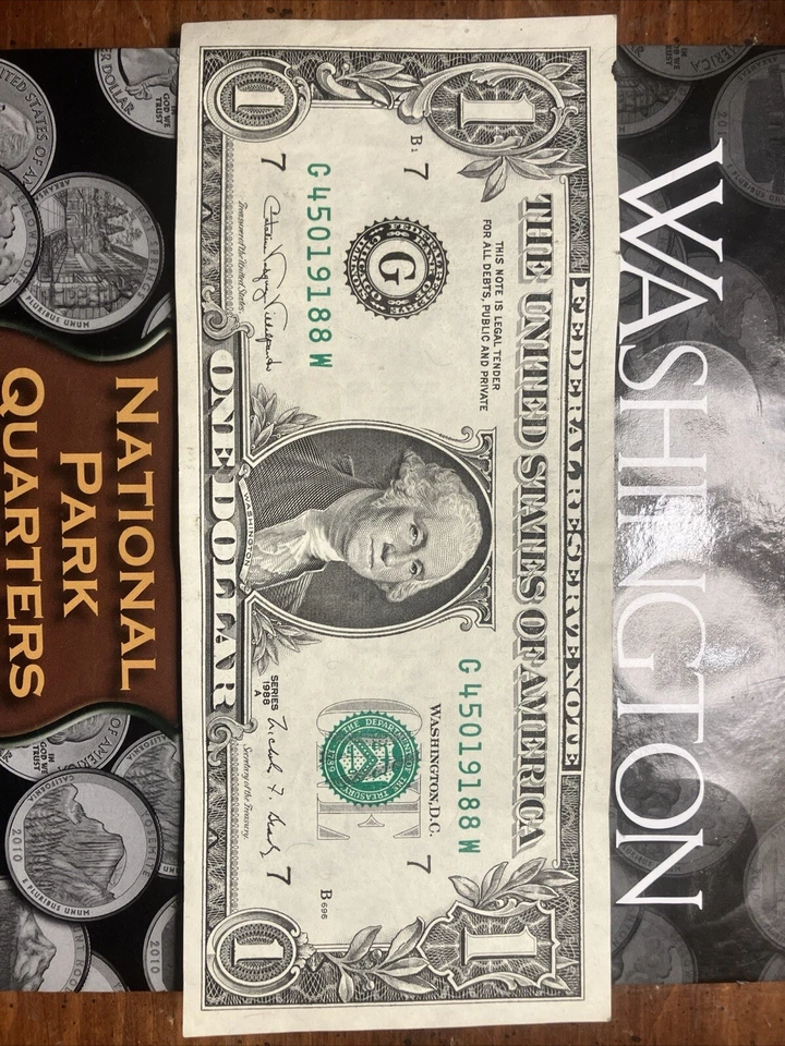 🎗️1988🎗️ a Series $1 Bill,VF-40 Condition, serial Number 45019188W￼￼ - Image 2 of 4