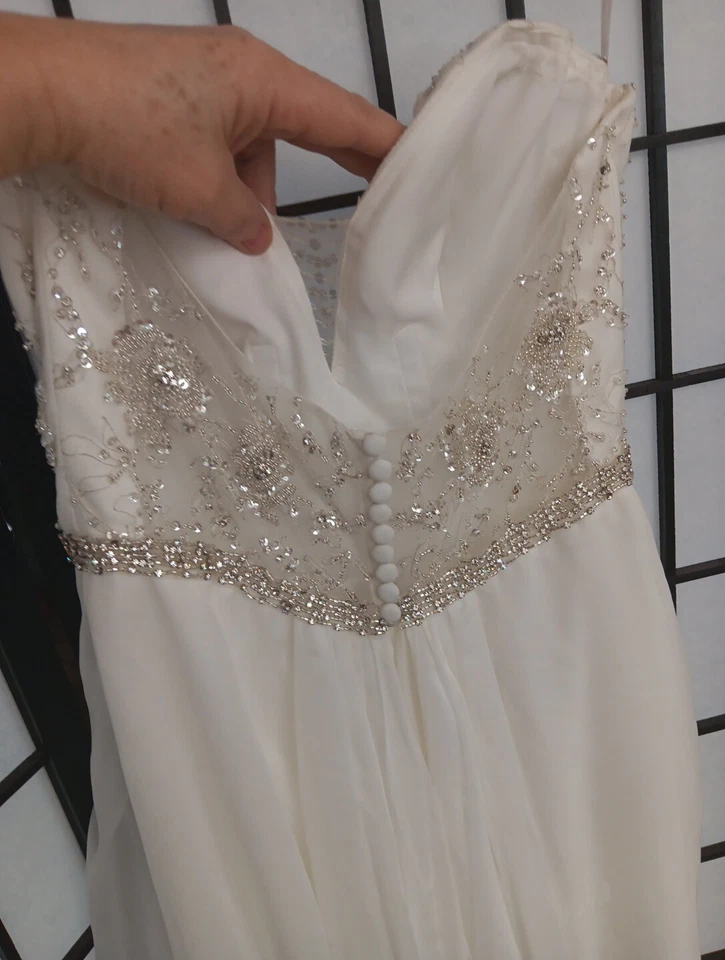 ¡NUEVO! Vestido de novia marfil con cuentas extra talla 6 diseño de jazmín magnífico que fluye suave Foto 2 de 4