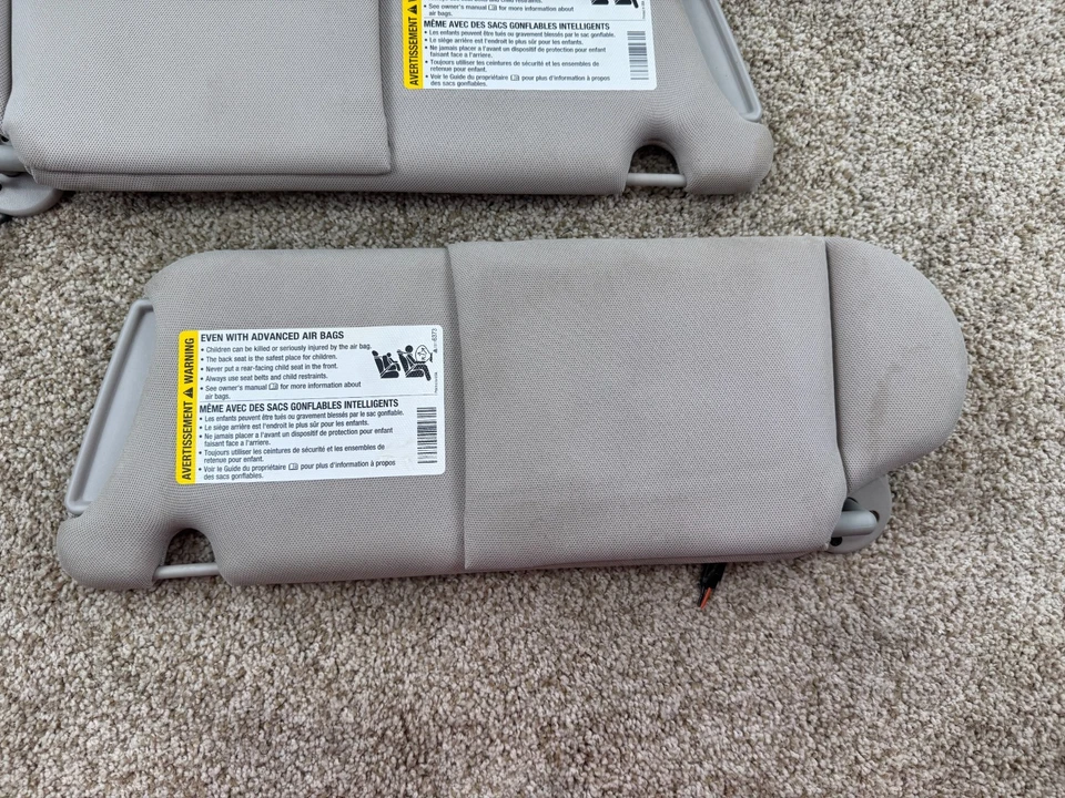 Pontiac Aztek - Buick Rendezvous - Visera Bronceada Izquierda Derecha Parasoles Extensibles Foto 2 de 4