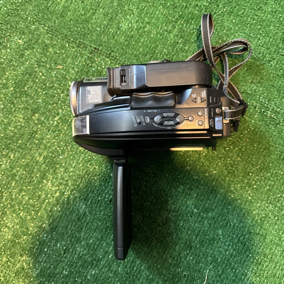 Quasar VHS-C Camcorder – Fully Tested Works Battery & Charger 90s/2000s Camera - Image 4 of 4