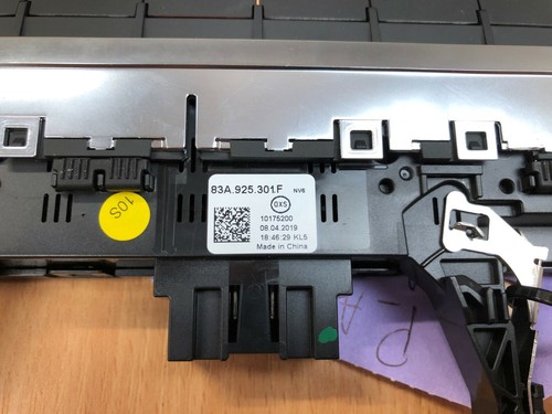 Genuine Audi Q3 (F3) Hazard Button & Control Panel - 83A925301F (NV6) - Picture 3 of 3