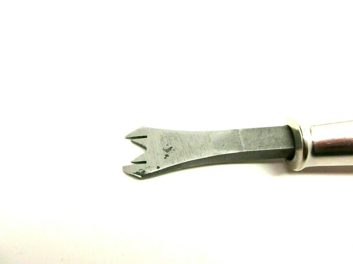 Berry's Staple Remover Puller Tool Upholstery Supplies