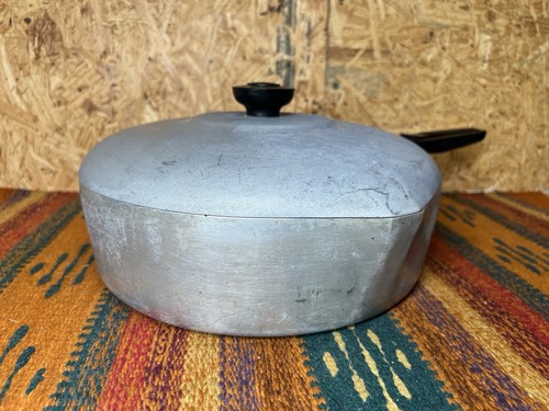 Wagner Ware Sidney -O- (MAGNALITE) 4569M-Friggitrice per pollo profonda con coperchio 11” X 3” profondità - Foto 5 di 13
