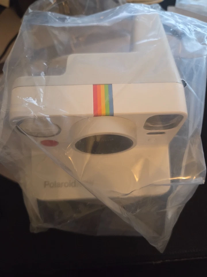 Polaroid NOW Autofocus i-Type Instant Camera - White - Image 2 of 4