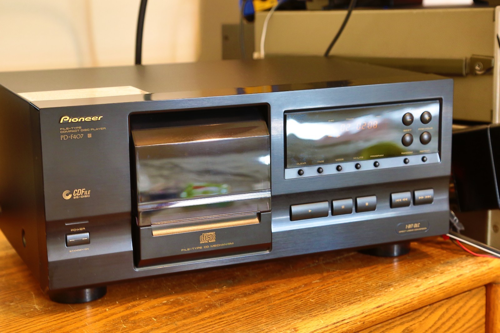 Working Pioneer PD-F407 25 Disc CD Changer w/o Remote