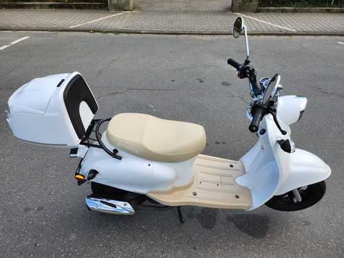 Motorroller Retro Stars -Nova Motors- inkl. Topcase/Helm/Abdeckpl - Bild 6 von 7