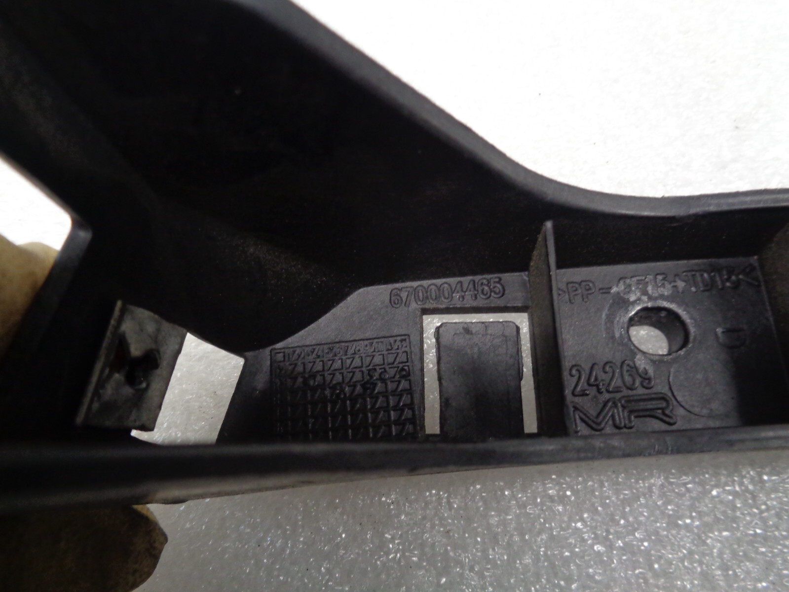 14-17 Maserati Ghibli Rear Left Right Bumper Mount Bracket Support OEM AK2402167