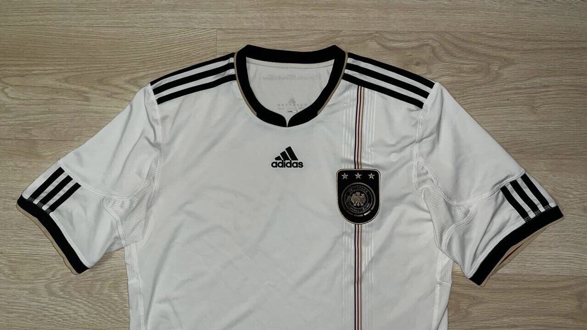 GERMANY ADIDAS 2010 WORLD CUP FOOTBALL HOME JERSEY SIZE “L” P41477