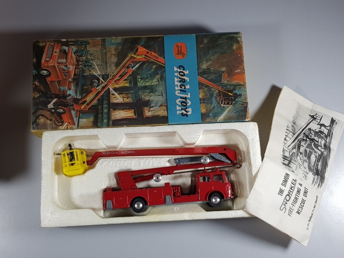 Corgi 1127, Simon Snorkel Fire Engine - Free Price Guide