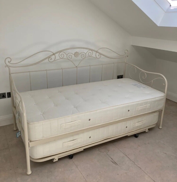 Laura Ashley Alice daybed in ivory with trundle and Laura Ashley