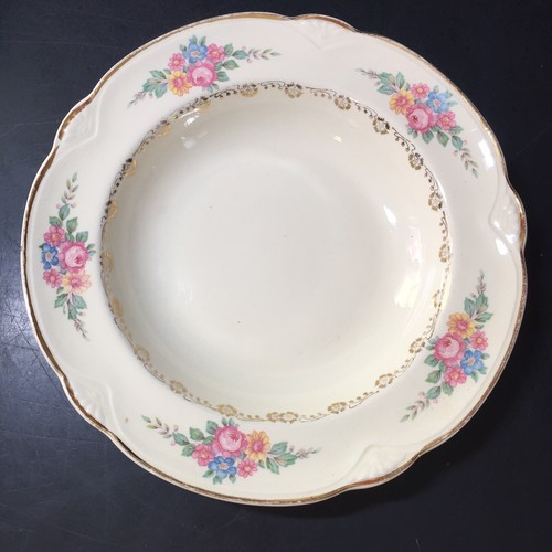 Homer Laughlin 4 Rimmed Soup Bowl Eggshell Georgian Gold Trim Flowers Scalloped - Picture 6 of 9