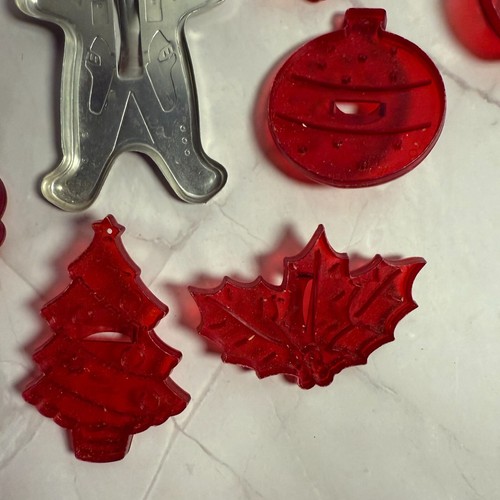 10 HRM Crown Translucent Red Christmas Cookie Cutters USA + Original Box - Picture 7 of 10