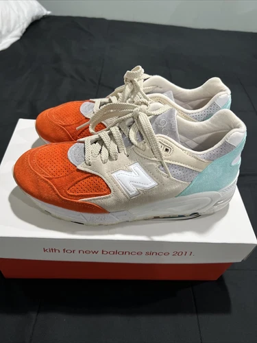 Size 7 - New Balance 990v2 Kith Cyclades 2022