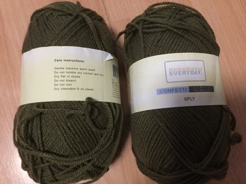 2 balls 100g 8ply acrylic wool - Picture 4 of 4
