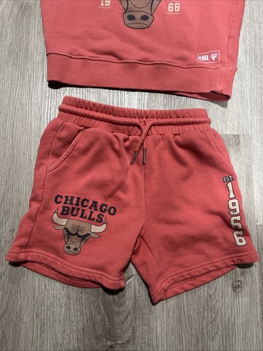 NBA Chicago Bulls 1966 Children’s Size 5 Pink Sleeveless Hoodie And Shorts Set - Picture 2 of 7