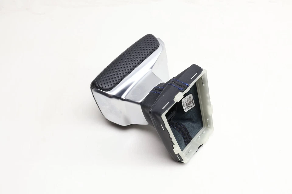 AUDI A4 2017-2020 - Pomo de cambio automático con maletero 8W1713140D Foto 3 de 4