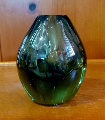 MCM 1968 Dominick Labino Emerald Green Luster Swirl 6'' Studio Art Glass Vase