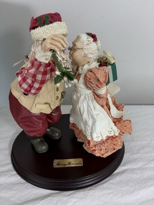 KSA Kurt Adler Fabriche Santa Mr and Mrs Claus Merry Kissmas 3 Piece Set