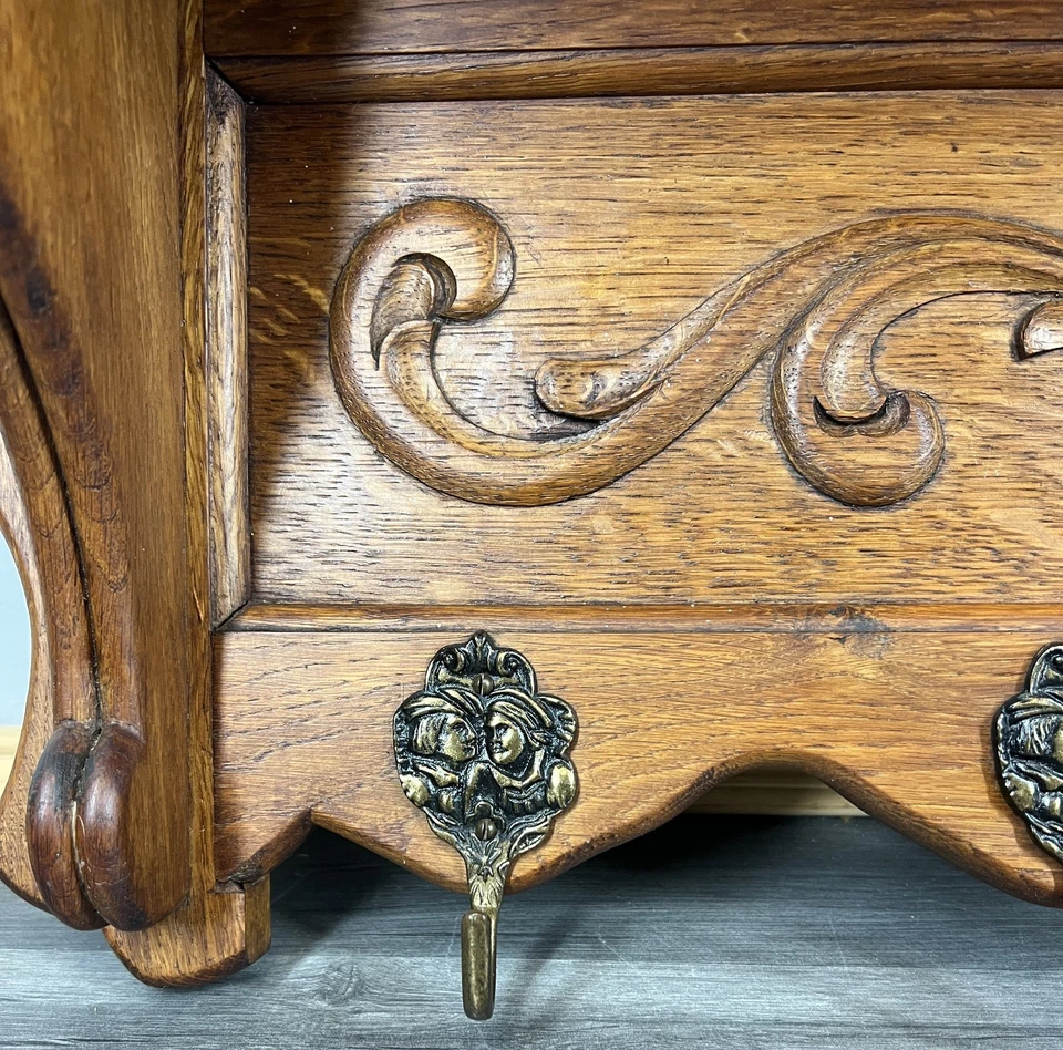 French Vintage Coat Rack Oak 5 Hooks Ornate Wall Shelf Carved Coat LOT 4445 - Image 4 of 4