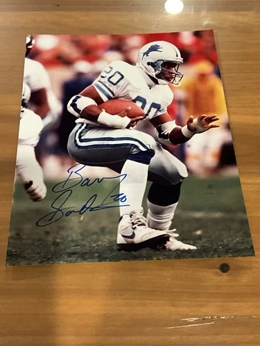 BARRY SANDERS AUTOGRAPHED 8X10 PHOTO 🏈⭐️ SEE PICS ‼️