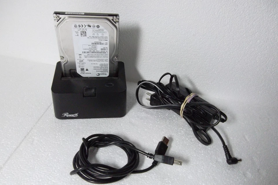 Rosewill RX-DU100 2.5” & 3.5” SATA to USB 2.0 Drive Docking Station 480 Mbps LED - Image 2 of 4