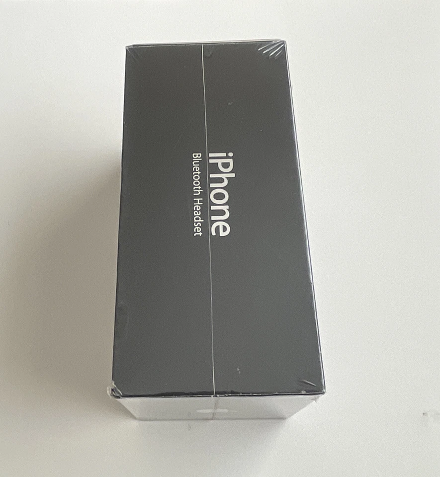 New Sealed Old Stock Apple iPhone 1st Generation 2g Bluetooth Headset Rare  2007 - Image 2 of 4