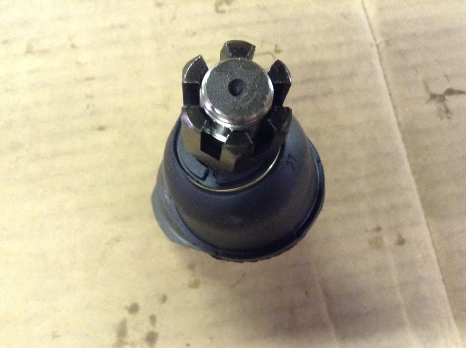 NUEVA NAPA 10260 Suspensión Rótula Delantera Inferior - Se Adapta a Dodge 75-88 Foto 4 de 4