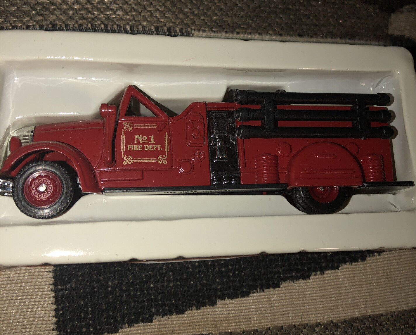 Picture 2 of 4