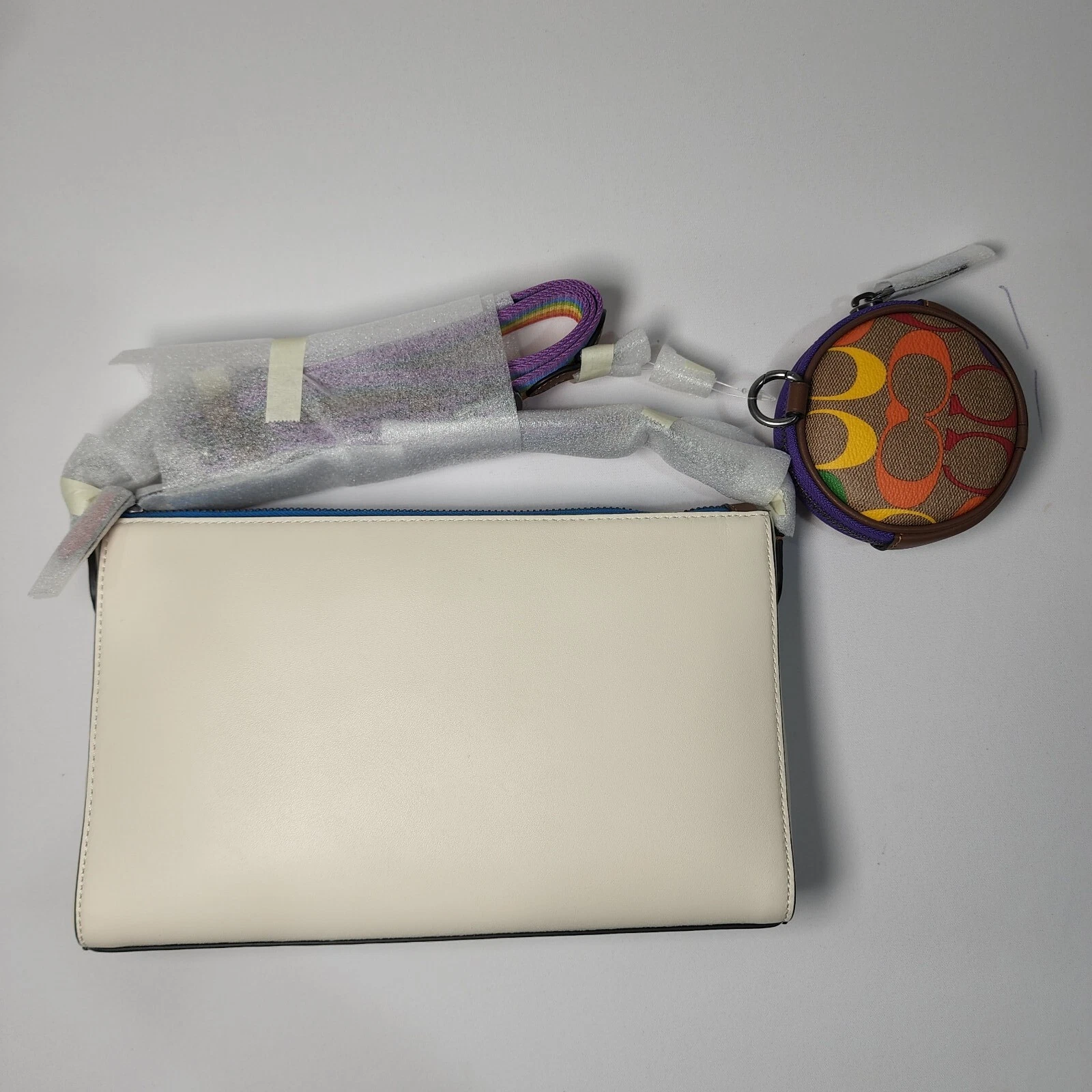 Tracolla Coach C9854 Hol Rainbow Coach Gunmetal Chalk Multi Pride nuova con etichette