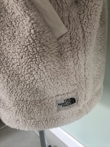 Chaqueta Sherpa de Vellón The North Face Suave con Capucha Beige (Mujer S-M) #NF0A3YU9 - Imagen 4 de 12