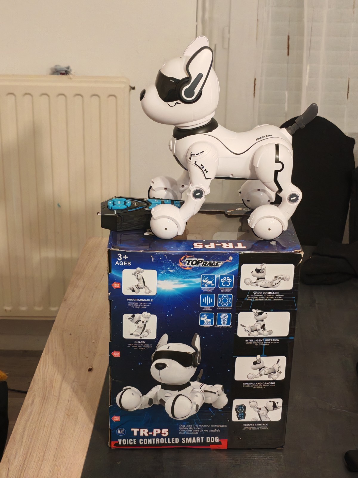 Chien robot télécommandé pour animer les après-midis de jeux au salon