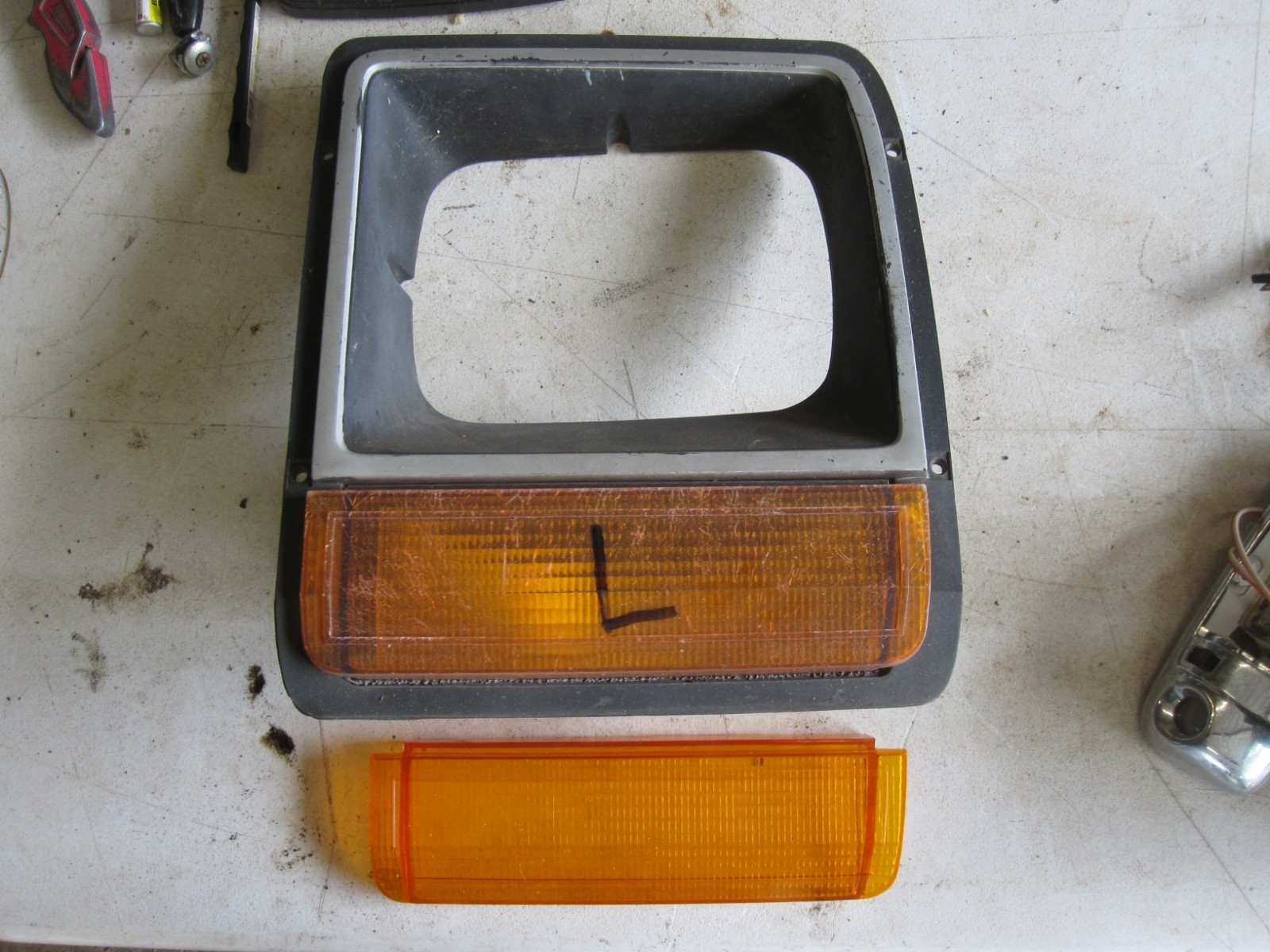 81-85 DODGE RAMCHARGER LEFT HEADLIGHT TRIM BEZEL W/ NEW LENS L@@K RARE
