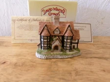 David Winter Cottages Shirehall Figurine Medieval English w/COA & Box