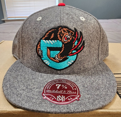 Mitchell & Ness  (SIZE 7 5/8) Vancouver Grizzlies Hardwood Classics  Fitted Cap