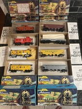 Set Lot 8 Athearn HO Scale Train Boxes 40' Quad Hoppers And Cabooses Vintage