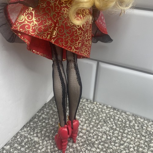 Ever After High Apple White Doll First Chapter Shoes Earrings Bracelet - Picture 6 of 11