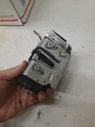 2008-2010 Grand Caravan Town & CoUNTRY RIGHT FRONT DOOR ACTUATOR - Picture 1 of 2