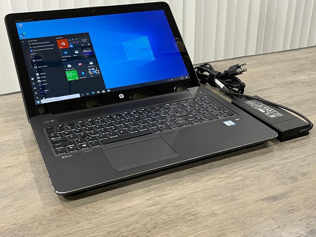 HP. ZBOOK 15 (G3) i7-6820HQ 512GB SSD 16GBRAM NVIDIA QUADRO