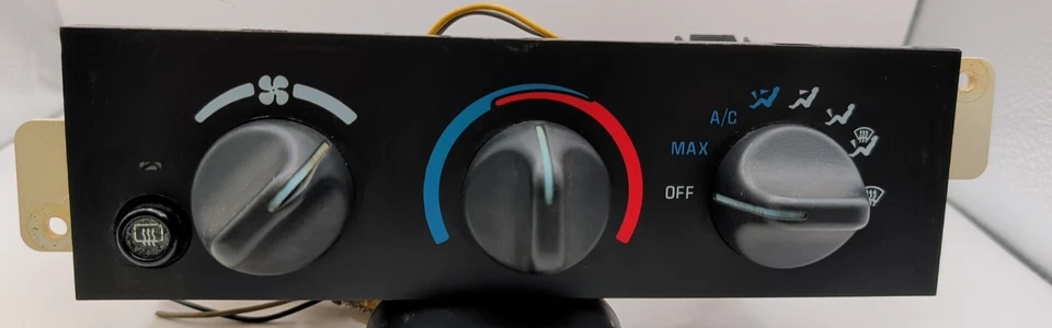 2000-2002 Chevrolet Camaro Ac Heater Climate Control 107221 - Image 3 of 4