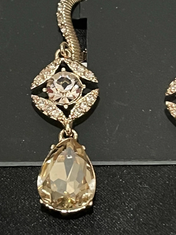 ✨Lindos Brincos GIVENCHY Champanhe Tom Dourado Cristal Gota Alavanca Traseira Vintage - Imagem 3 de 4